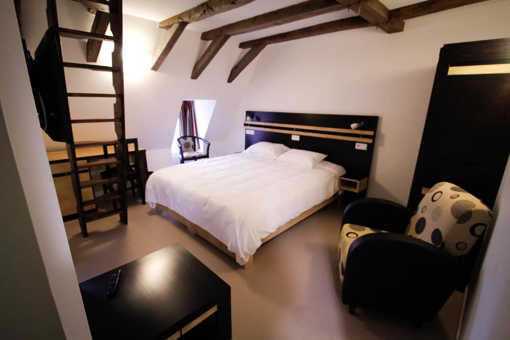 Logis Hotel Restaurant Auberge De La Xaintrie Saint-Privat  Cameră foto